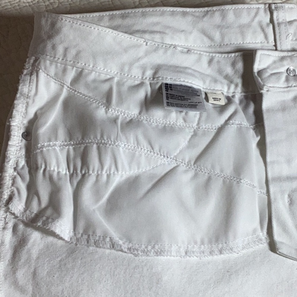 NWOT Style & Co 16 Bermuda Shorts White Cotton Denim Curvy Tummy Control - Picture 3 of 5